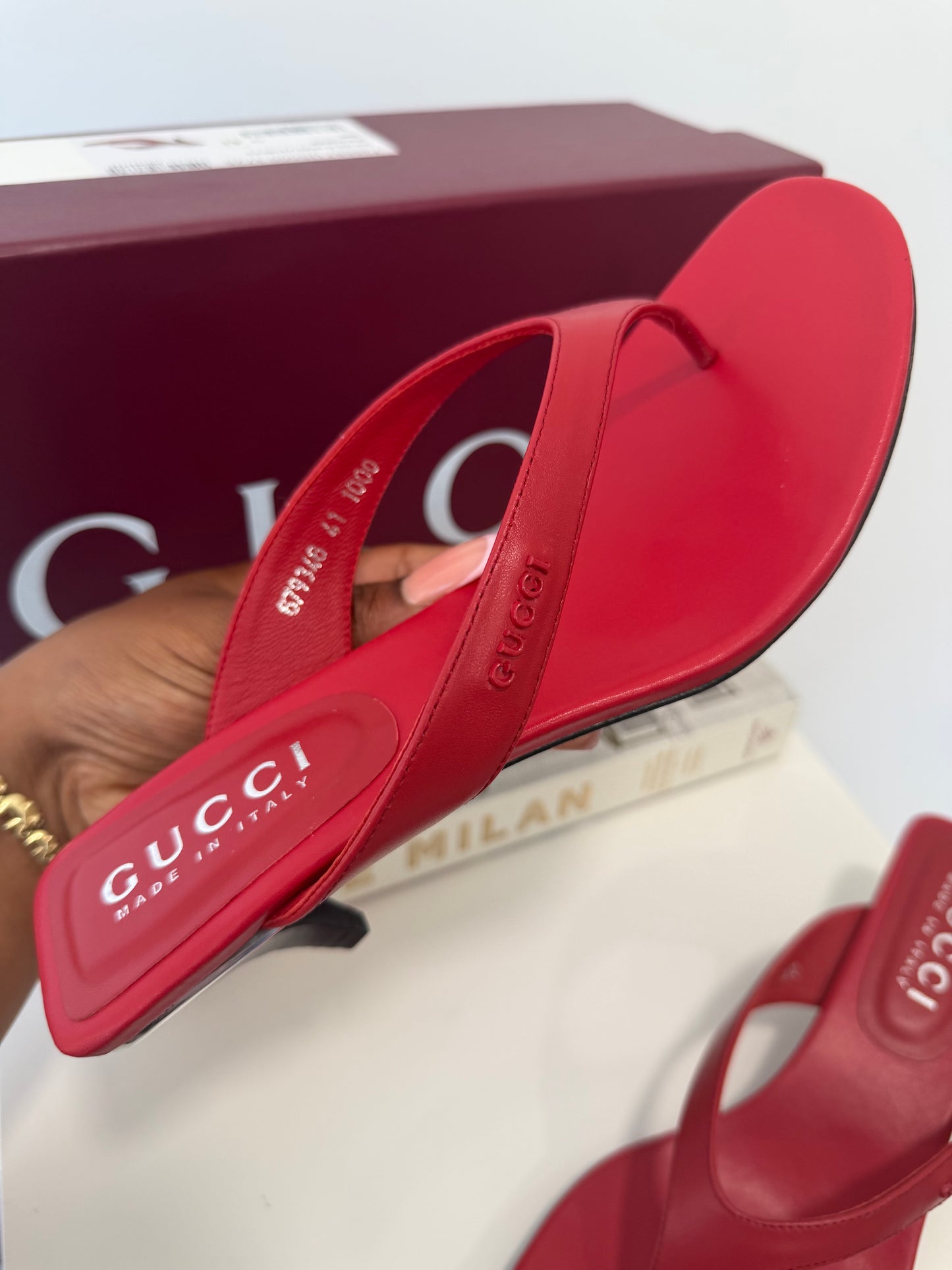 GUCCI Vittoria thong sandal
