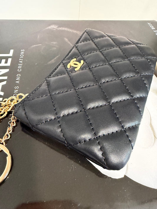 CHANEL Quilted Coin Purse (black/gold)