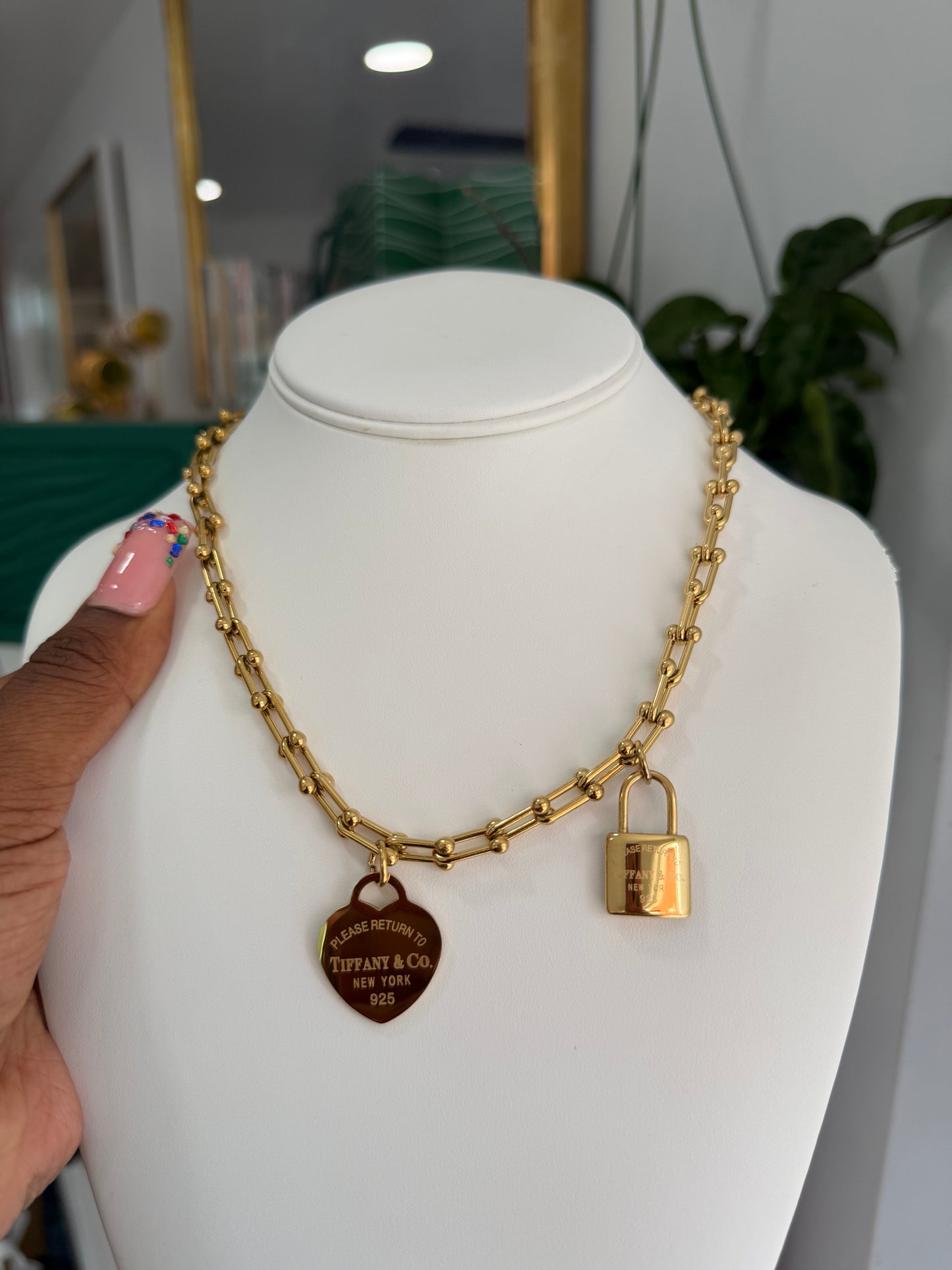 T & CO Necklace A0583