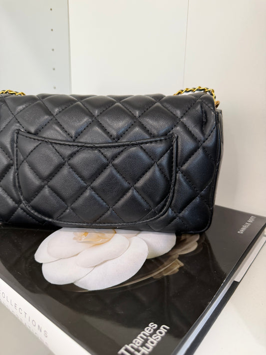 CHANEL Quilted Tote (Black)