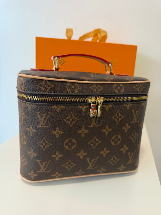LOUIS VUITTON Nice BB