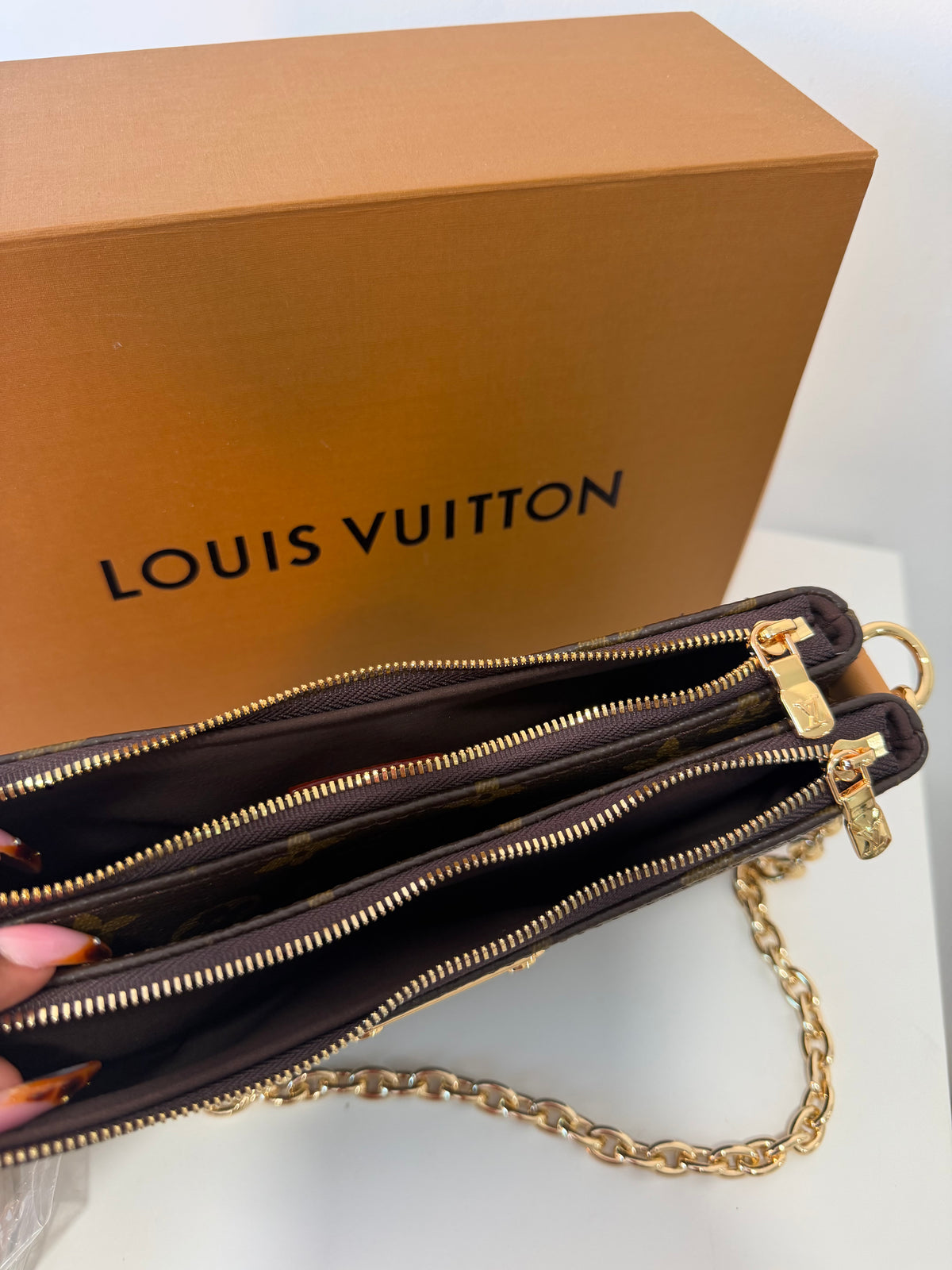 LOUIS VUITTON Pochette Liv (Brown Monogram)