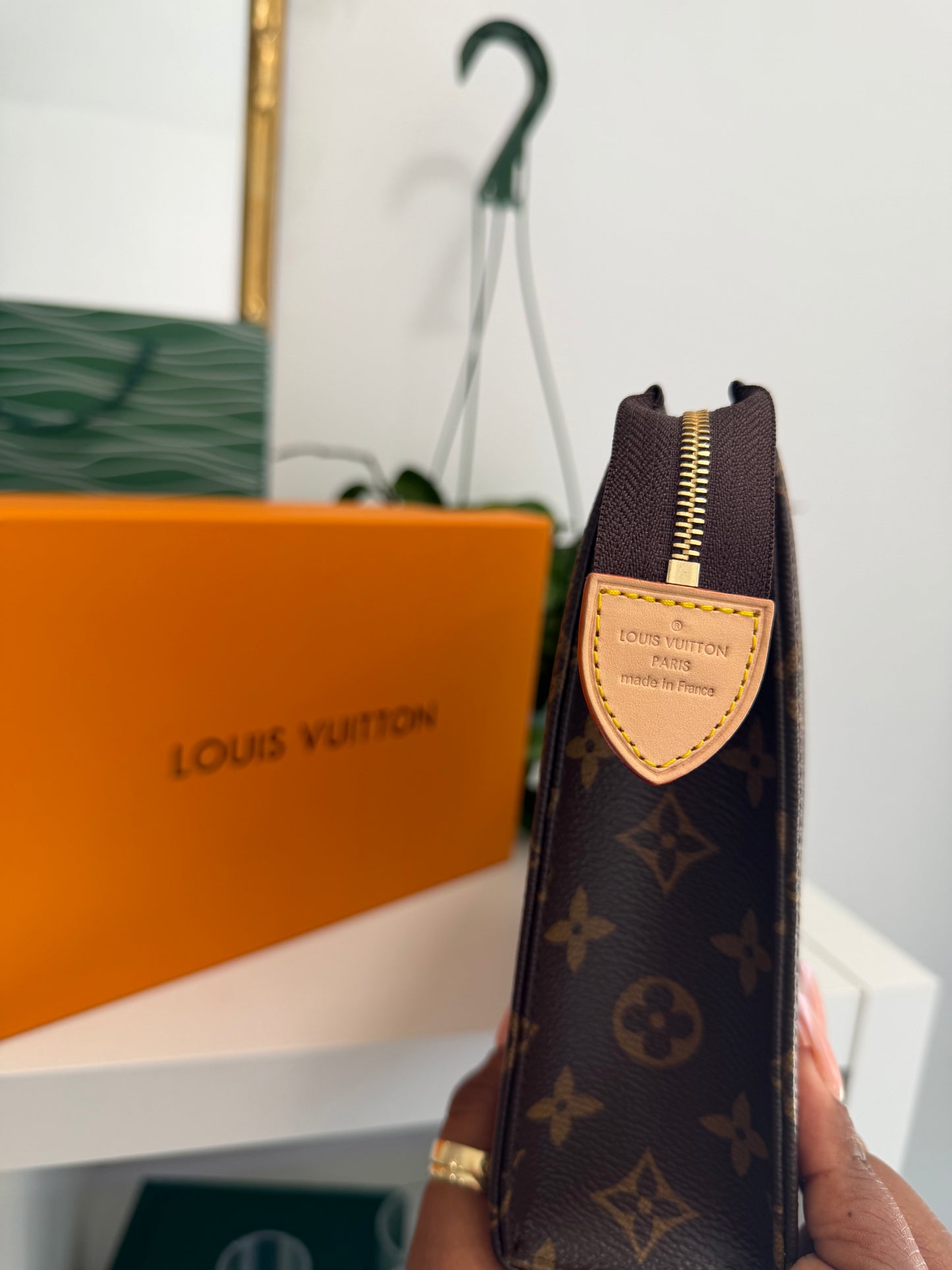 LOUIS VUITTON Poche Toilette GM