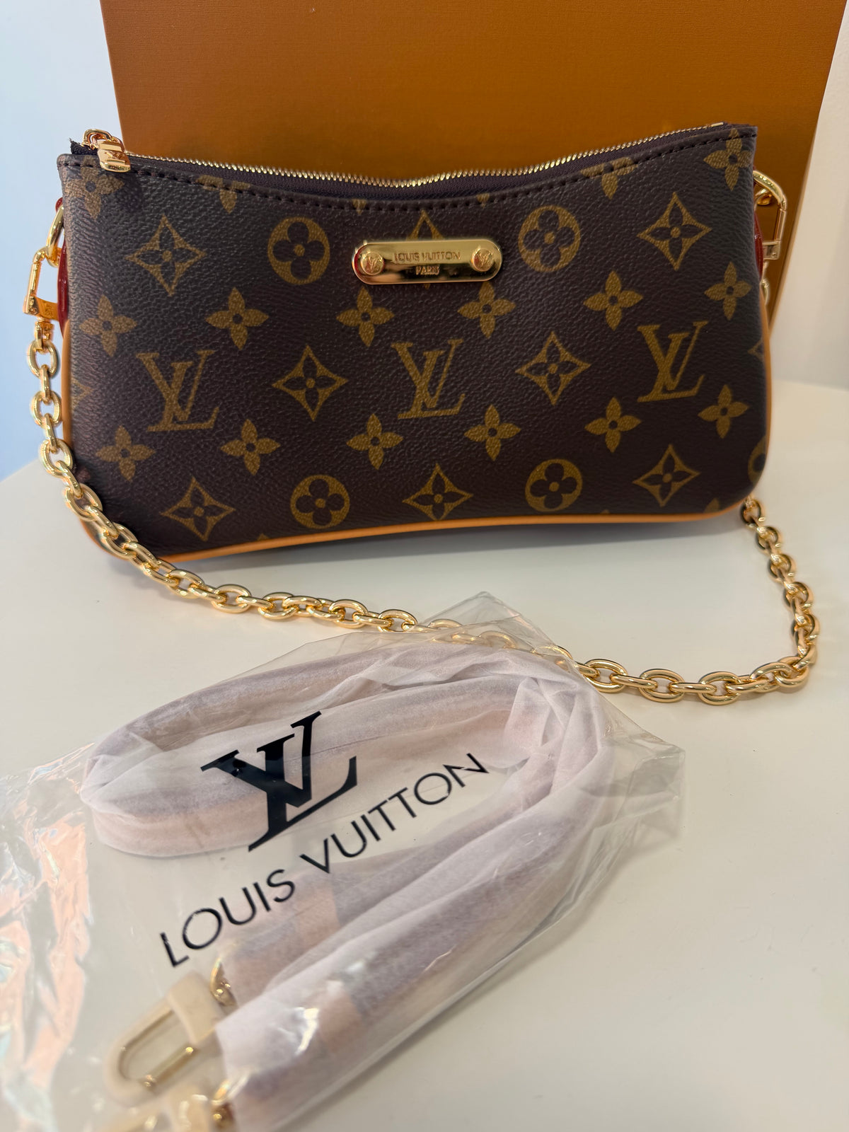 LOUIS VUITTON Pochette Liv (Brown Monogram)