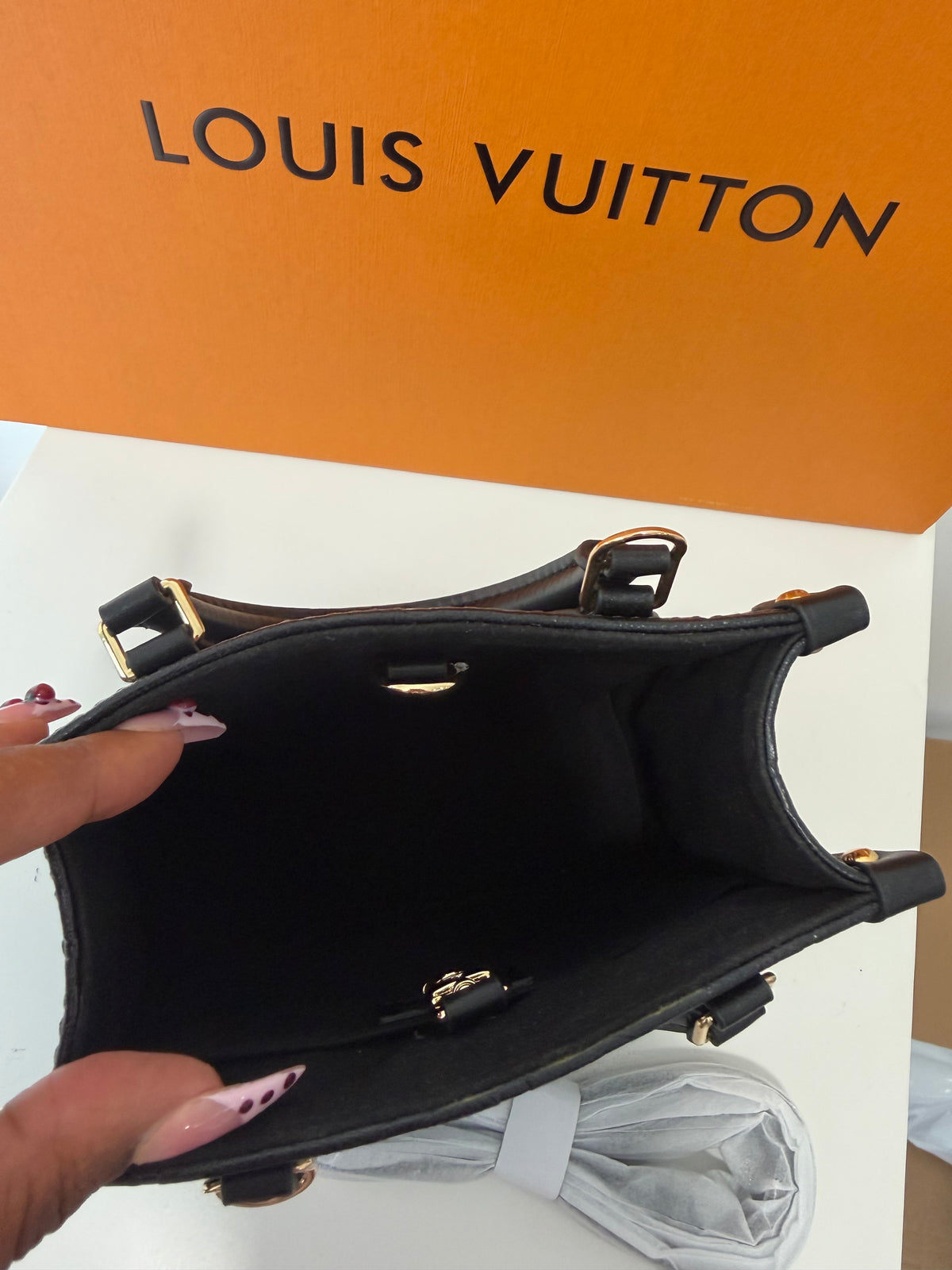 LOUIS VUITTON On The Go BB