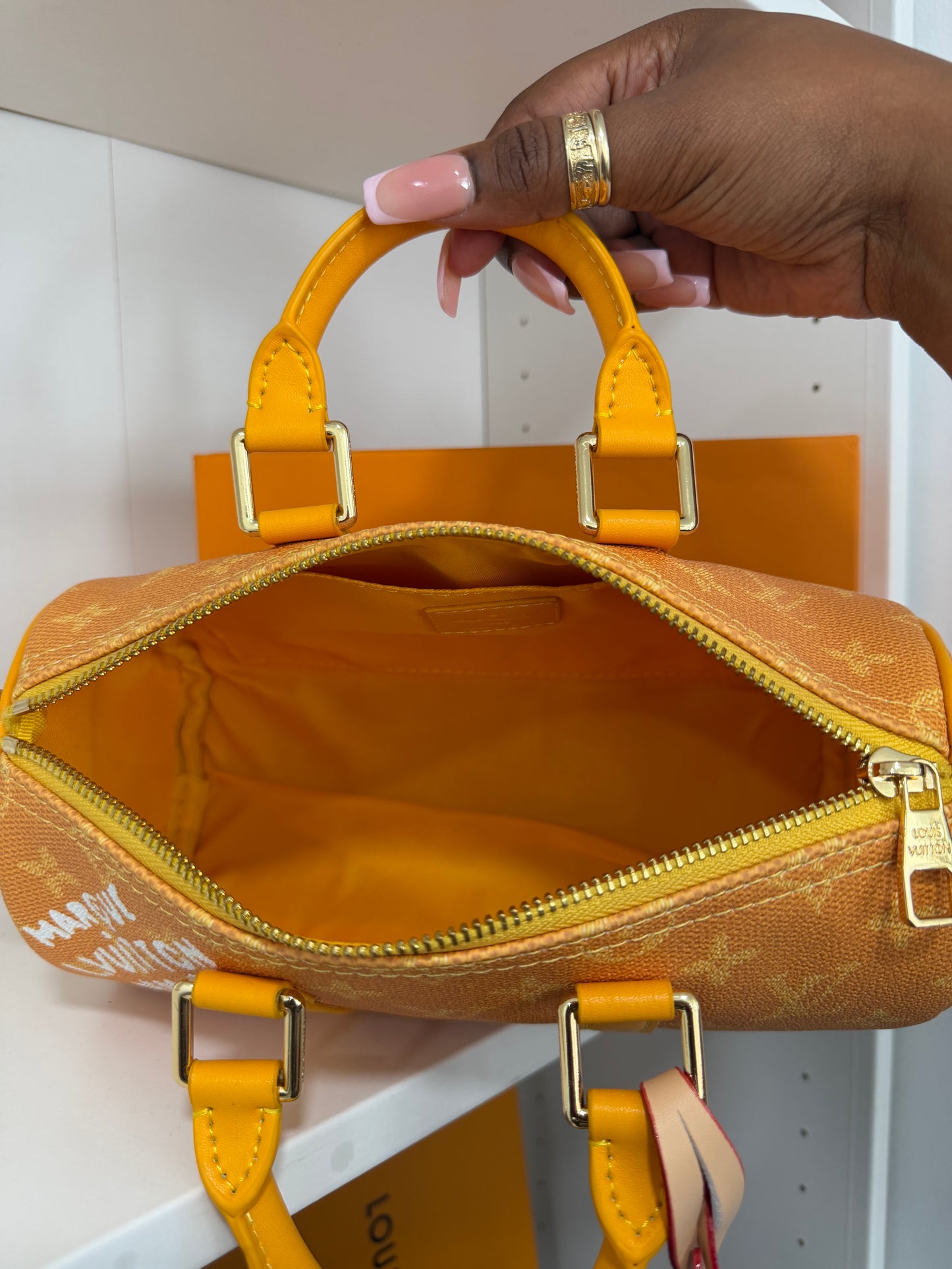 LOUIS VUITTON Keepall Bandouliere 25 (Yellow)