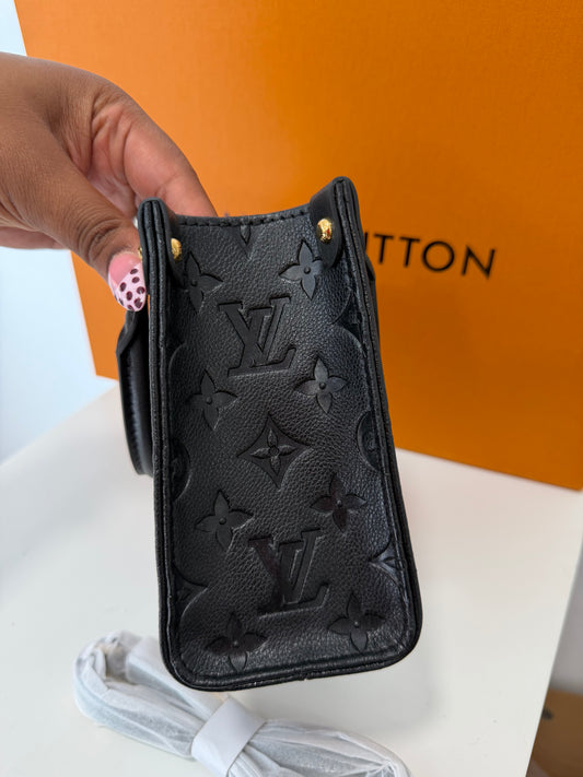 LOUIS VUITTON On The Go BB