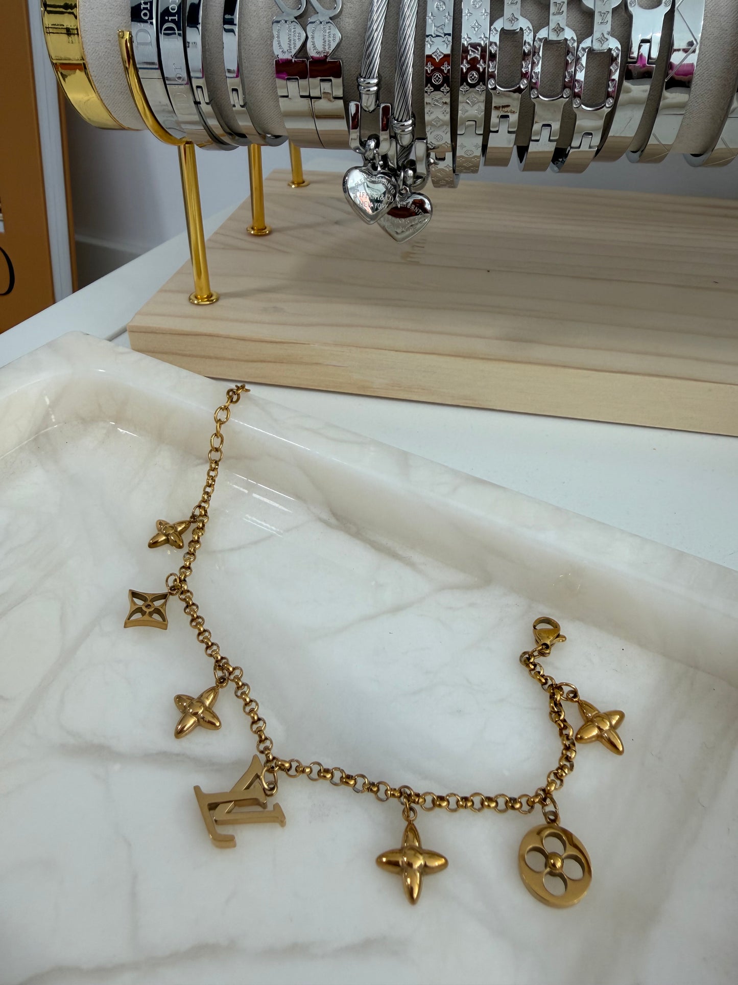 LV Charm Bracelet 001