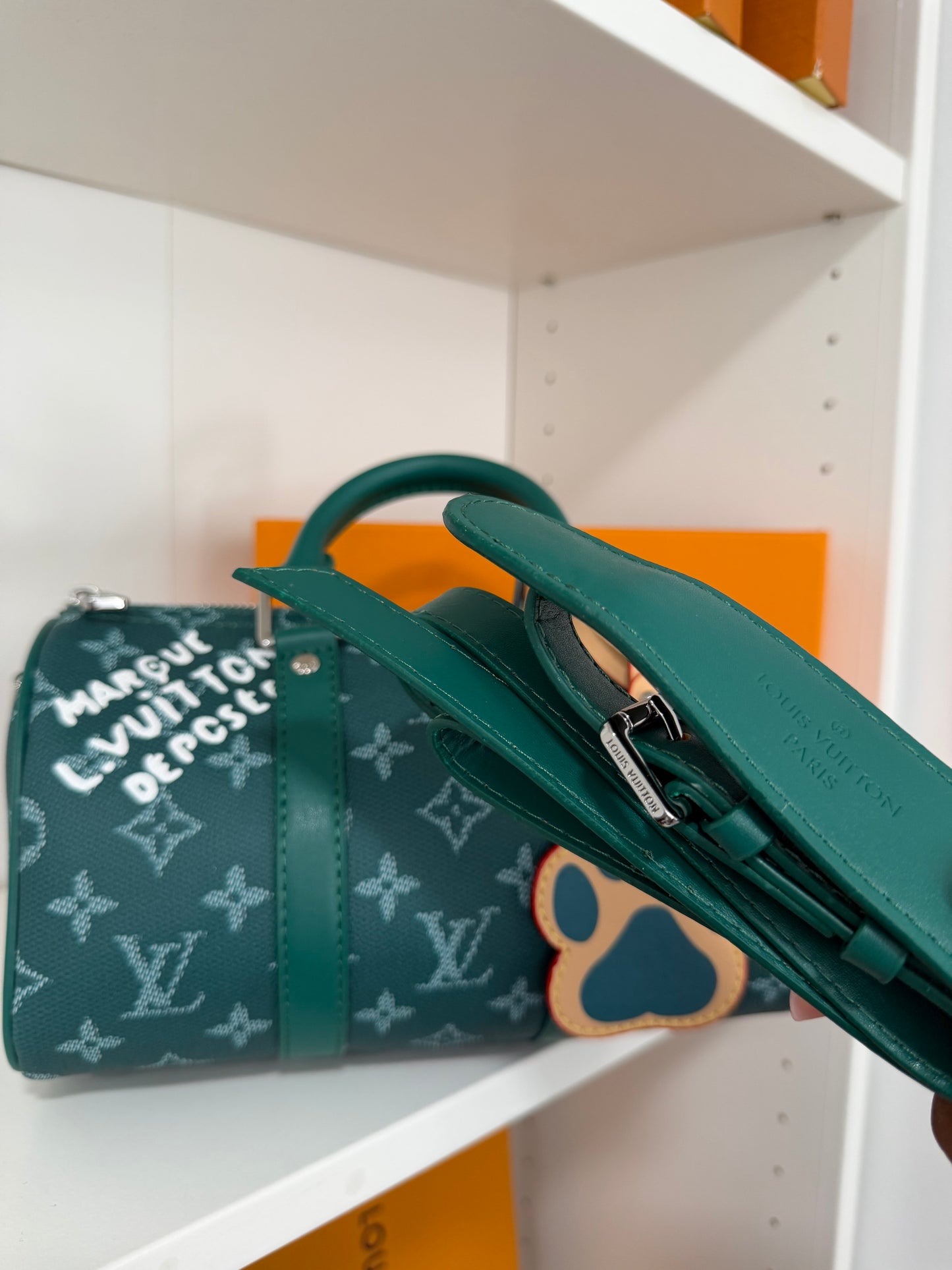 LOUIS VUITTON Keepall Bandouliere 25 (Green)