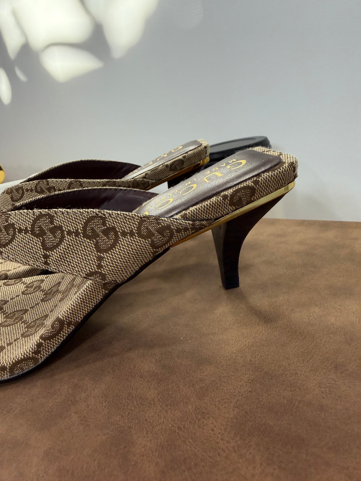 Gucci Vittoria Thong Sandals