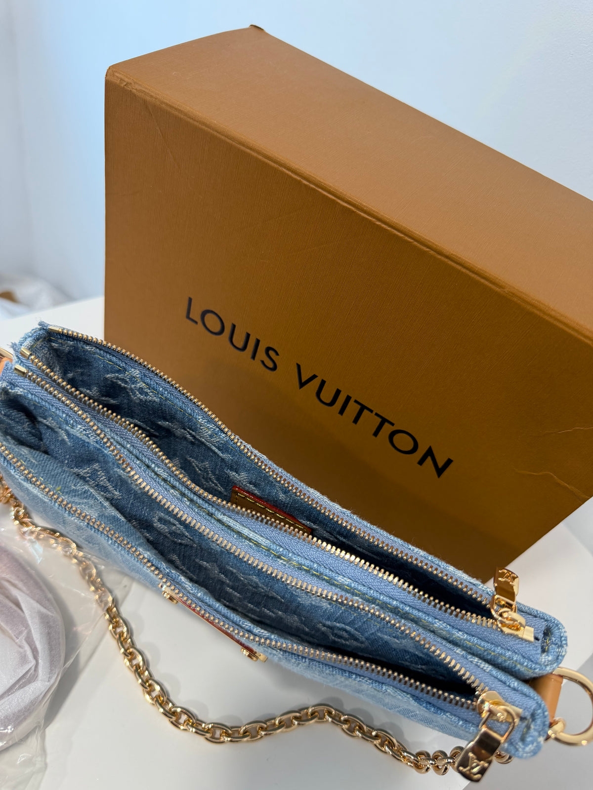 LOUIS VUITTON Pochette Liv (Denim)