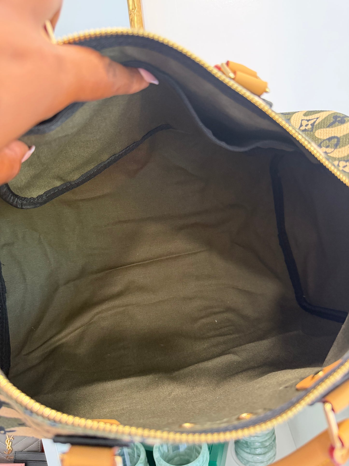 LOUIS VUITTON Monogramouflage Speedy 35