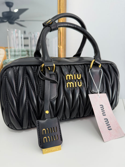 MUI MUI Arcadie matelassé nappa tote (Black)