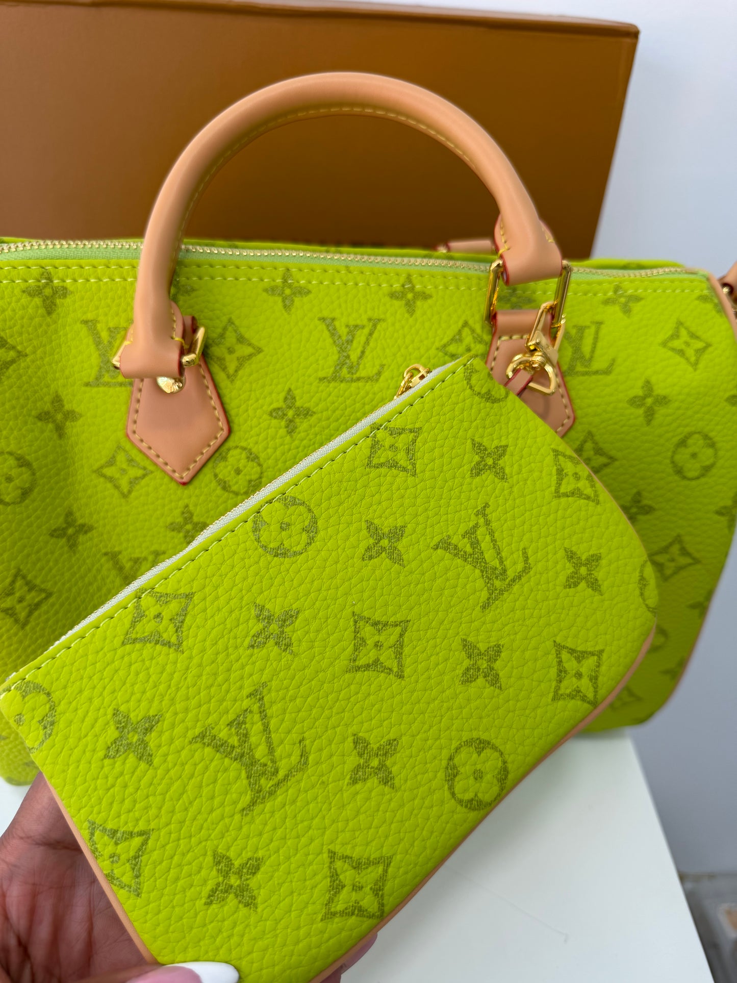 LOUIS VUITTON Lime Speedy 30
