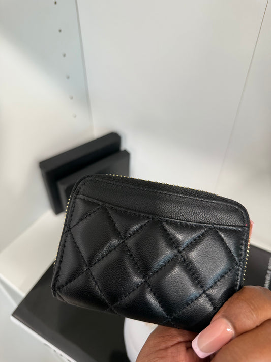 CHANEL Quilted Zip Wallet (black/gold)