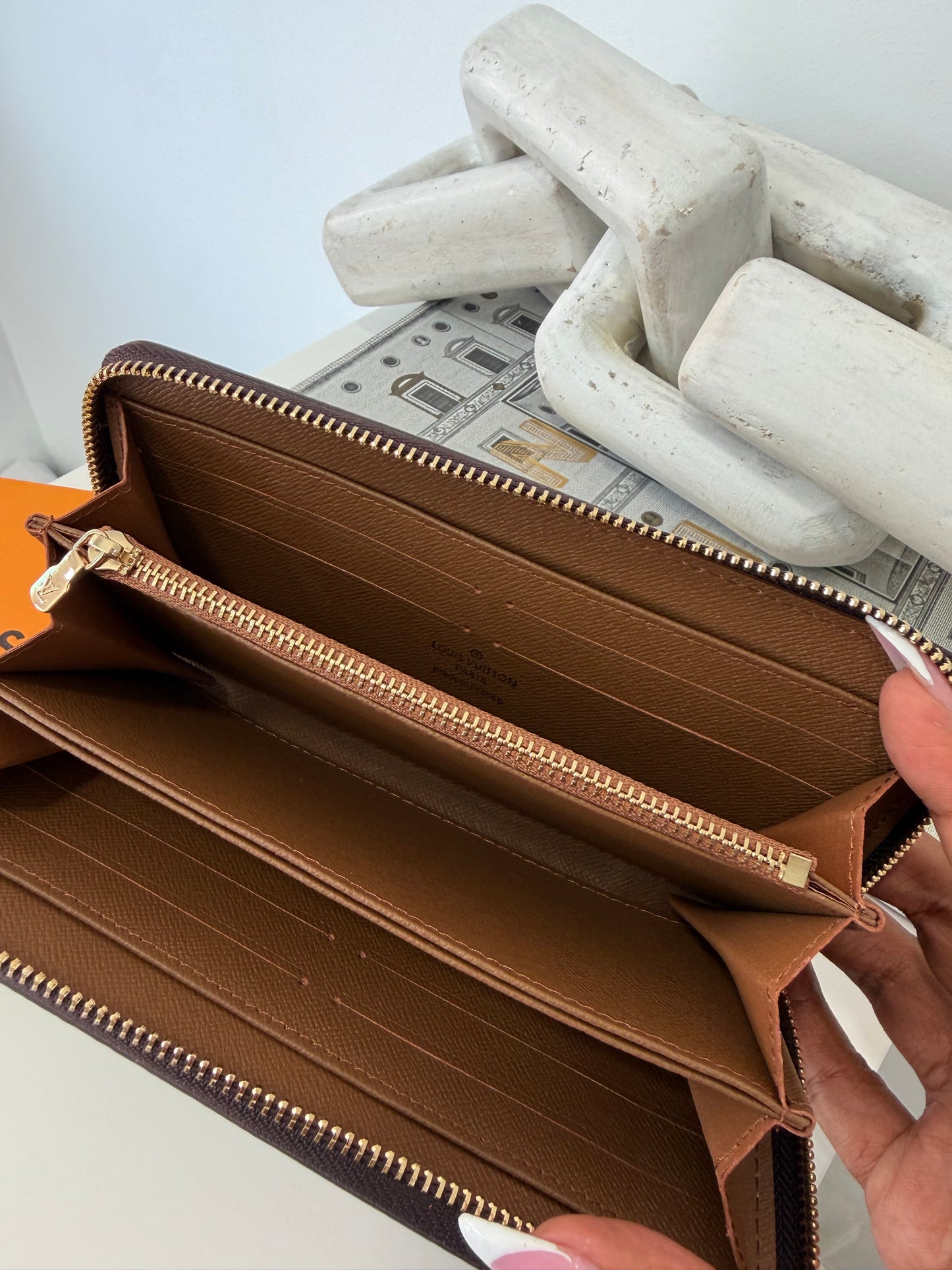 LOUIS VUITTON Monogram Zippy Wallet