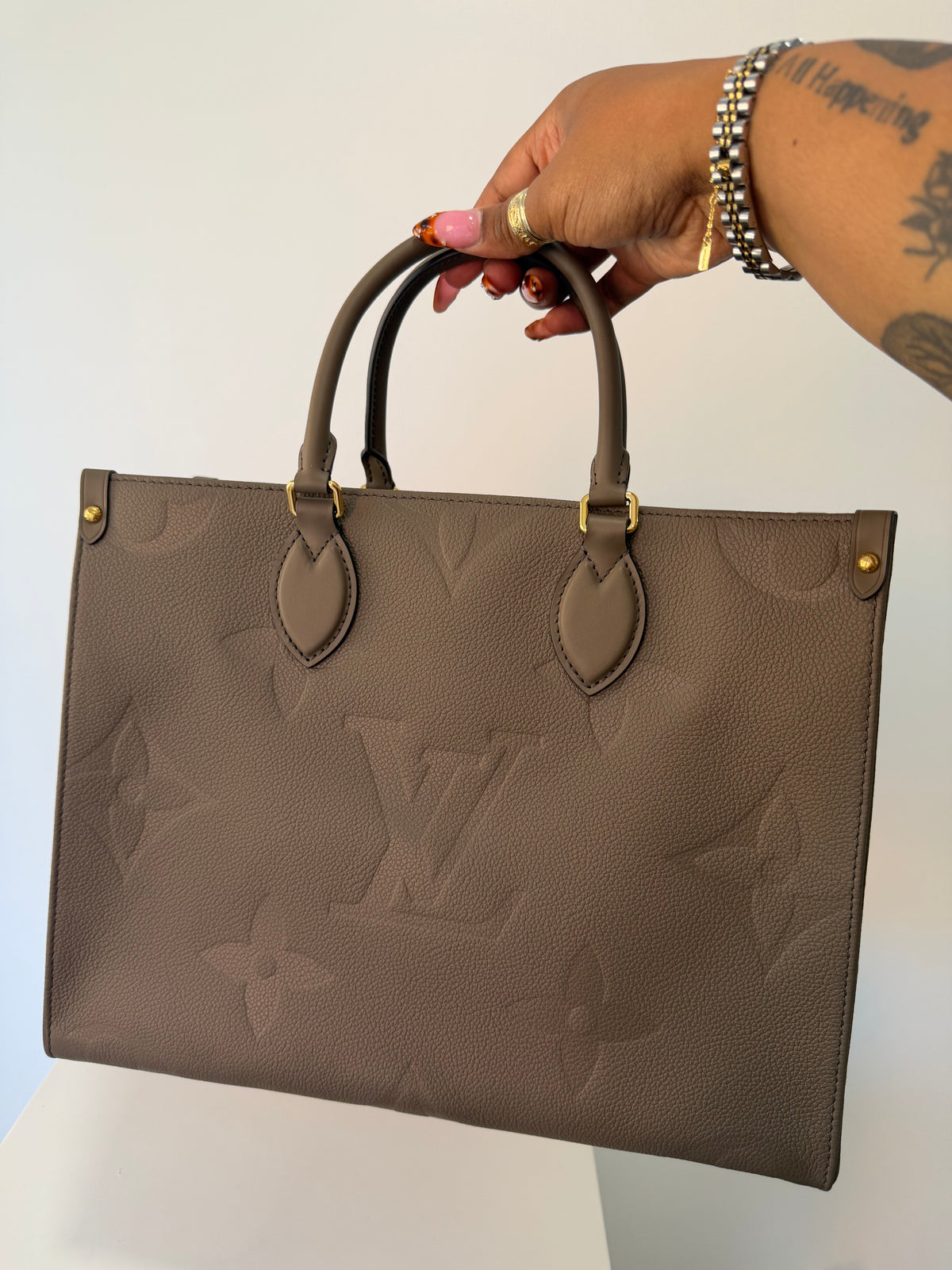LOUIS VUITTON On The Go GM (Turtle Dove)