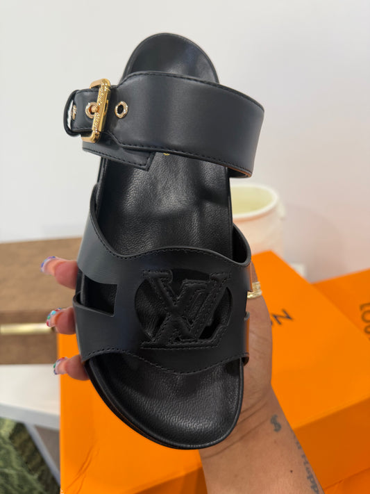 LV 001