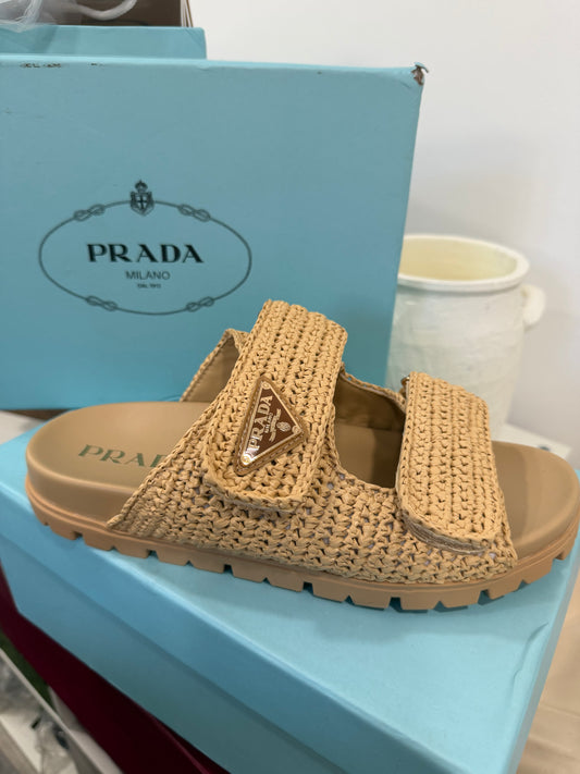 P001 (Tan)